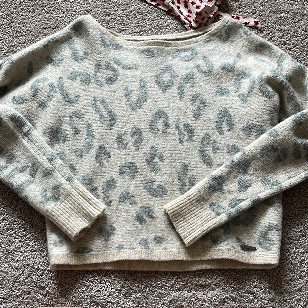 A&F sweater (size XS, oversized)